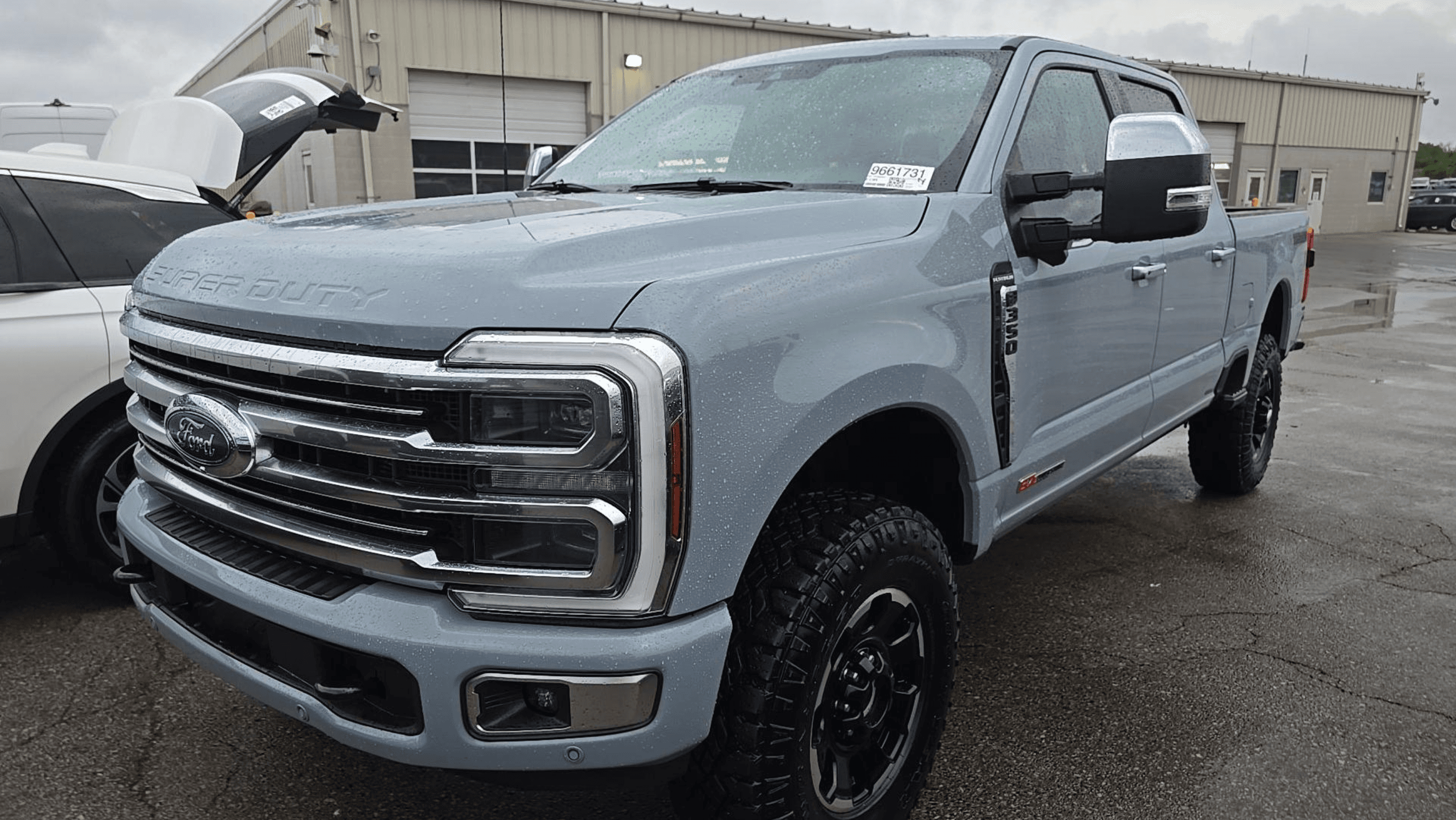 2026 Ford Super Duty F-350 Platinum Crew Cab Medium Bed — photograph 1
